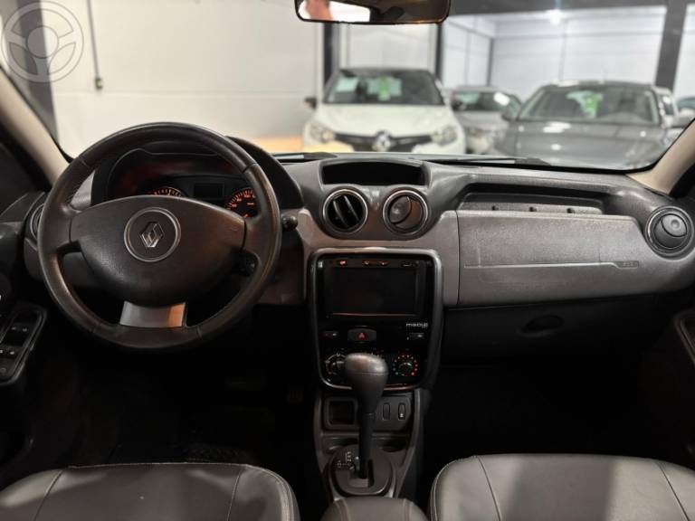 RENAULT - DUSTER 2.0 TECH ROAD II 4X2 16V FLEX 4P AUTOMÁTICO - 2014/2014 - BRANCA - R$ 55.900,00