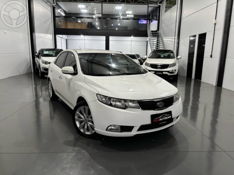 KIA MOTORS - CERATO 1.6 SX3 16V 4P AUTOMÁTICO - 2012/2012 - BRANCA - R$ 57.900,00