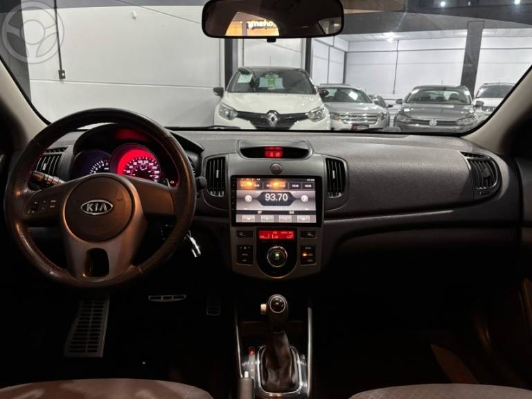 KIA MOTORS - CERATO 1.6 SX3 16V 4P AUTOMÁTICO - 2012/2012 - BRANCA - R$ 57.900,00