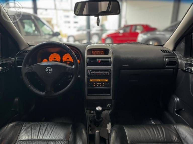 CHEVROLET - ASTRA 2.0 SFI GSI 16V 4P MANUAL - 2005/2005 - PRETA - R$ 49.900,00