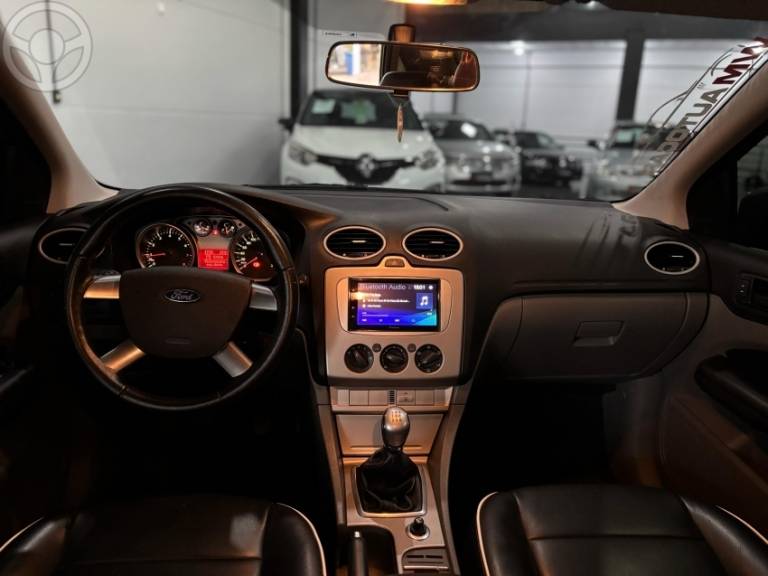 FORD - FOCUS 1.6 GLX 8V FLEX 4P MANUAL - 2012/2012 - CINZA - R$ 47.900,00