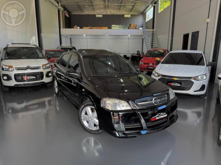 CHEVROLET - ASTRA 2.0 SFI GSI 16V 4P MANUAL - 2005/2005 - PRETA - R$ 49.900,00