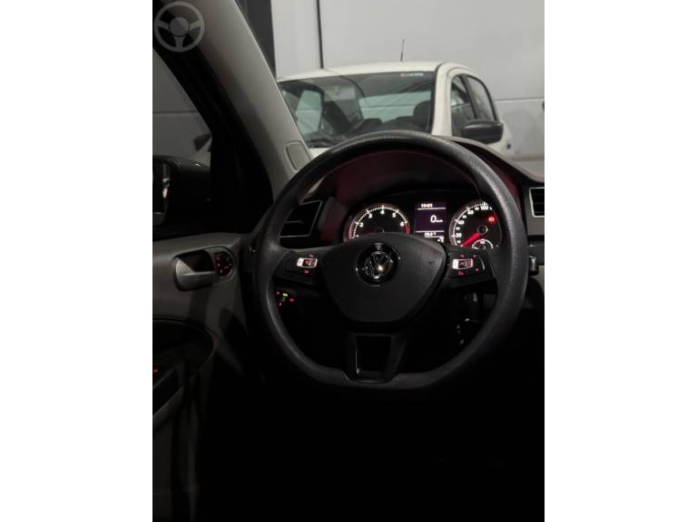 VOLKSWAGEN - GOL 1.6 MSI TOTALFLEX COMFORTLINE 4P MANUAL - 2017/2017 - CINZA - R$ 55.900,00
