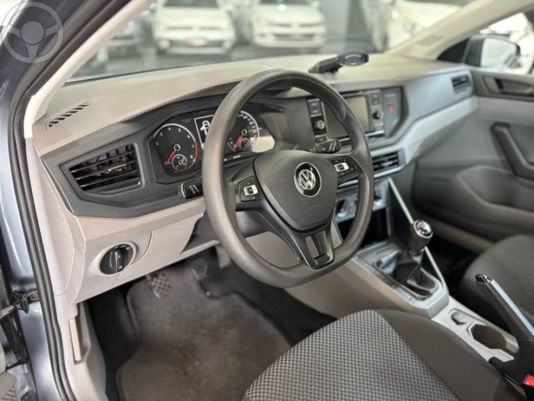 VOLKSWAGEN - POLO 1.0MPI TOTAL FLEX MANUAL - 2019/2019 - CINZA - R$ 67.900,00