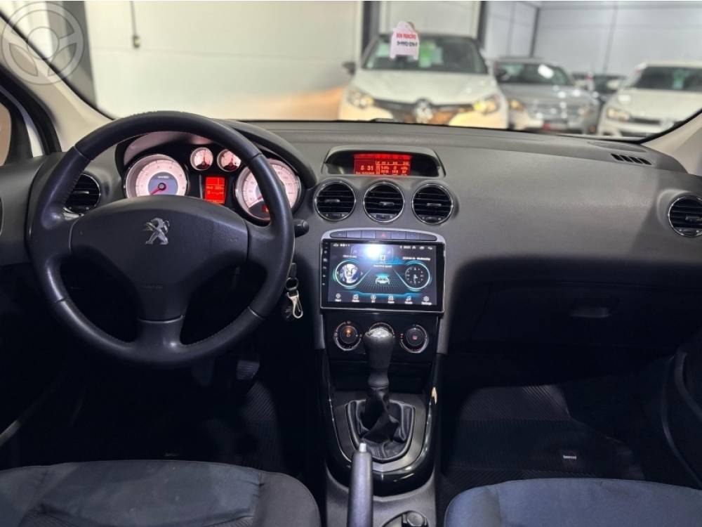 PEUGEOT - 308 1.6 ACTIVE 16V FLEX 4P MANUAL - 2013/2014 - BRANCA - R$ 43.900,00
