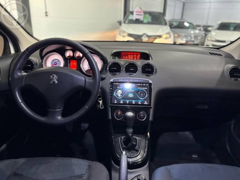 PEUGEOT - 308 1.6 ACTIVE 16V FLEX 4P MANUAL - 2013/2014 - BRANCA - R$ 43.900,00