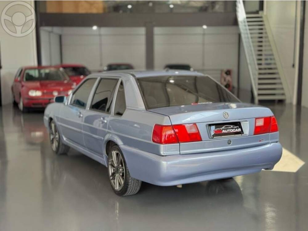 VOLKSWAGEN - SANTANA 2.0 MI COMFORTLINE 8V 4P MANUAL - 2001/2002 - AZUL - R$ 28.900,00