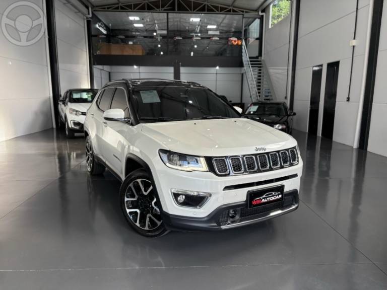 JEEP - COMPASS 2.0 16V FLEX LIMITED AUTOMÁTICO - 2017/2018 - BRANCA - R$ 106.900,00