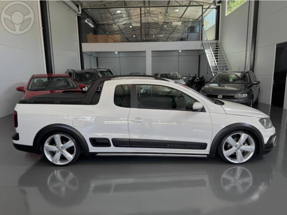 VOLKSWAGEN - SAVEIRO 1.6 CROSS CE 16V FLEX 2P MANUAL - 2015/2015 - BRANCA - R$ 67.900,00