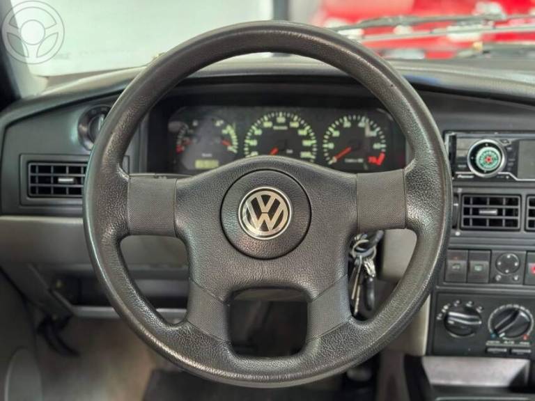 VOLKSWAGEN - SANTANA 2.0 MI COMFORTLINE 8V 4P MANUAL - 2001/2002 - AZUL - R$ 28.900,00