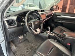 TOYOTA - HILUX 2.8 SRX 4X4 CD 16V DIESEL 4P AUTOMÁTICO - 2017/2017 - CINZA - R$ 189.900,00