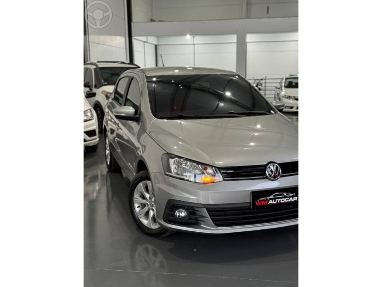 VOLKSWAGEN - GOL 1.6 MSI TOTALFLEX COMFORTLINE 4P MANUAL - 2017/2017 - CINZA - R$ 55.900,00