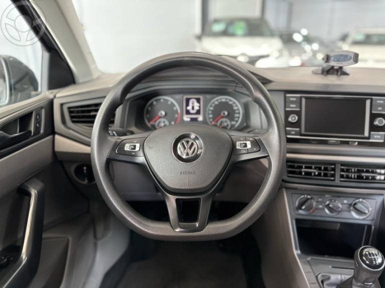 VOLKSWAGEN - POLO 1.0MPI TOTAL FLEX MANUAL - 2019/2019 - CINZA - R$ 67.900,00