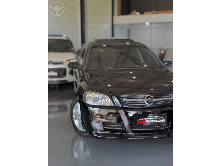 CHEVROLET - ASTRA 2.0 SFI GSI 16V 4P MANUAL - 2005/2005 - PRETA - R$ 49.900,00