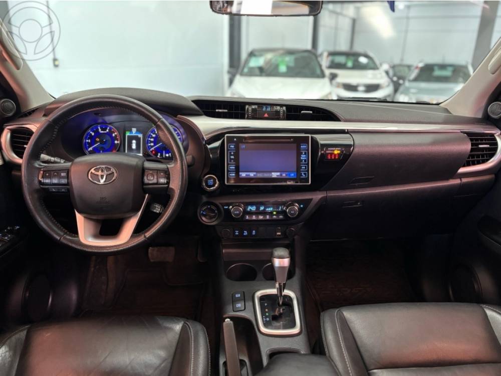 TOYOTA - HILUX 2.8 SRX 4X4 CD 16V DIESEL 4P AUTOMÁTICO - 2017/2017 - CINZA - R$ 189.900,00