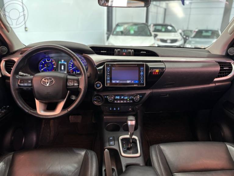 TOYOTA - HILUX 2.8 SRX 4X4 CD 16V DIESEL 4P AUTOMÁTICO - 2017/2017 - CINZA - R$ 189.900,00