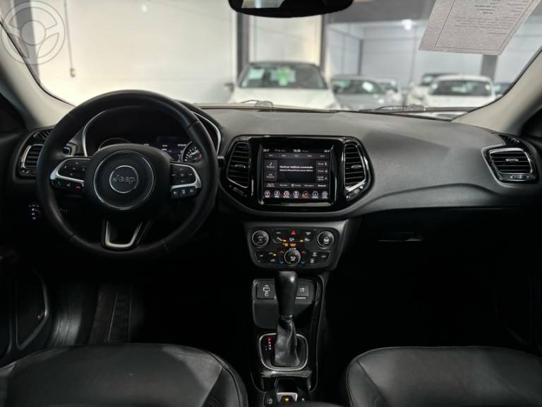JEEP - COMPASS 2.0 16V FLEX LIMITED AUTOMÁTICO - 2017/2018 - BRANCA - R$ 106.900,00