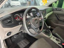 VOLKSWAGEN - POLO 1.0MPI TOTAL FLEX MANUAL - 2018/2018 - BRANCA - R$ 64.900,00