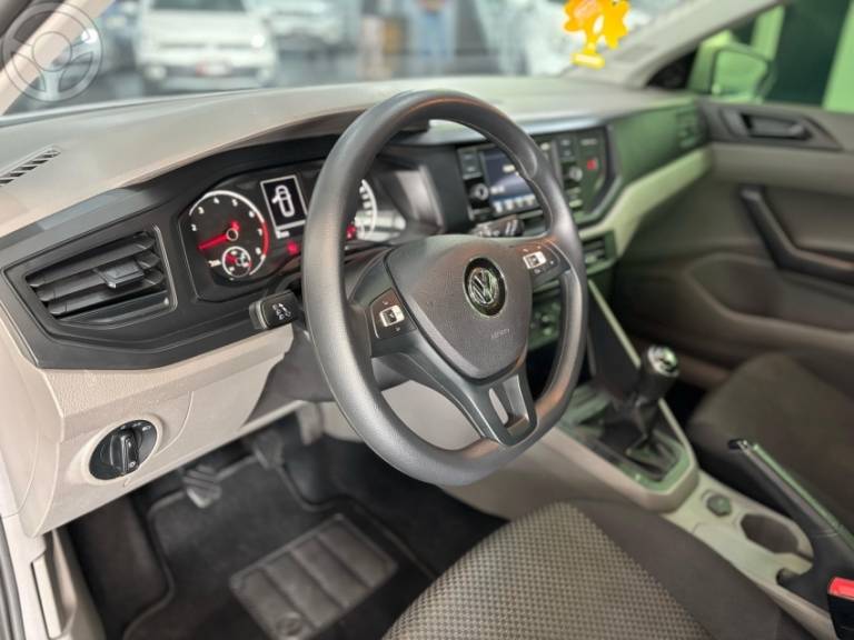 VOLKSWAGEN - POLO 1.0MPI TOTAL FLEX MANUAL - 2018/2018 - BRANCA - R$ 64.900,00