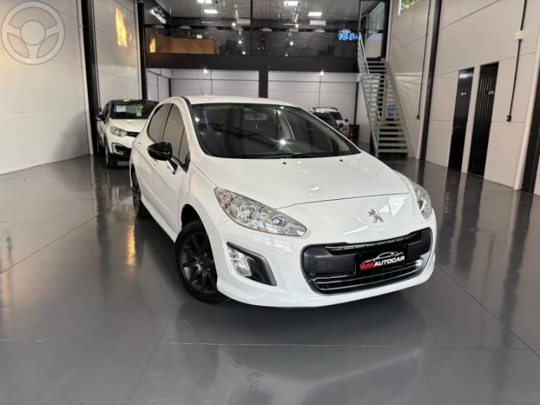 PEUGEOT - 308 1.6 ACTIVE 16V FLEX 4P MANUAL - 2013/2014 - BRANCA - R$ 43.900,00