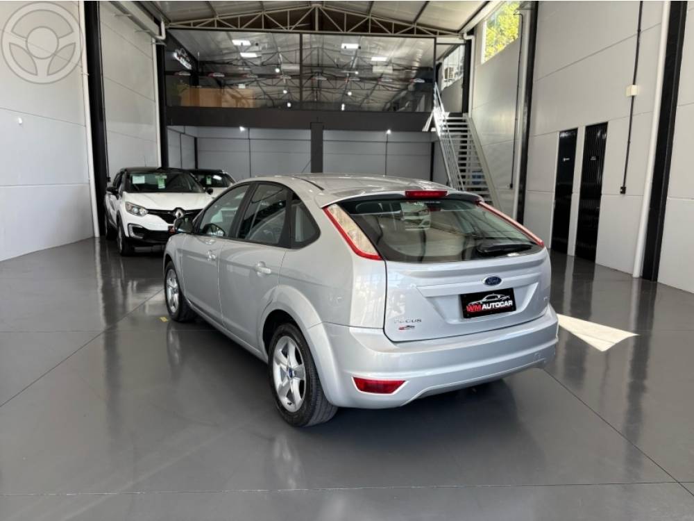 FORD - FOCUS 2.0 GLX 16V FLEX 4P MANUAL - 2012/2013 - PRATA - R$ 49.900,00