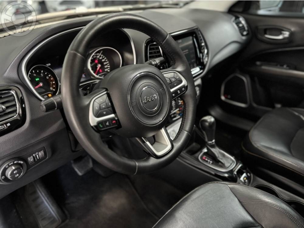 JEEP - COMPASS 2.0 16V FLEX LIMITED AUTOMÁTICO - 2017/2018 - BRANCA - R$ 106.900,00
