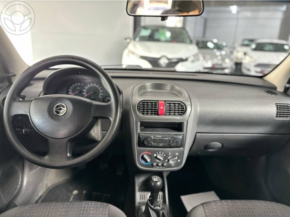CHEVROLET - CORSA 1.4 MPFI MAXX 8V FLEX 4P MANUAL - 2008/2009 - PRATA - R$ 30.900,00