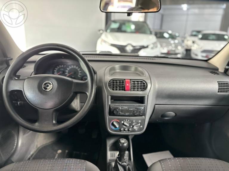 CHEVROLET - CORSA 1.4 MPFI MAXX 8V FLEX 4P MANUAL - 2008/2009 - PRATA - R$ 30.900,00