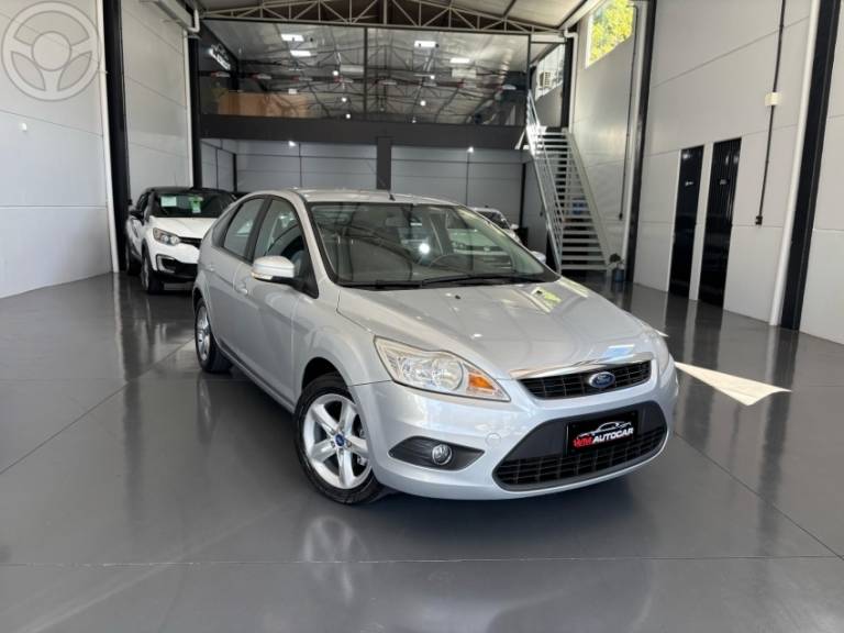 FORD - FOCUS 2.0 GLX 16V FLEX 4P MANUAL - 2012/2013 - PRATA - R$ 49.900,00
