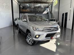 TOYOTA - HILUX 2.8 SRX 4X4 CD 16V DIESEL 4P AUTOMÁTICO - 2017/2017 - CINZA - R$ 189.900,00