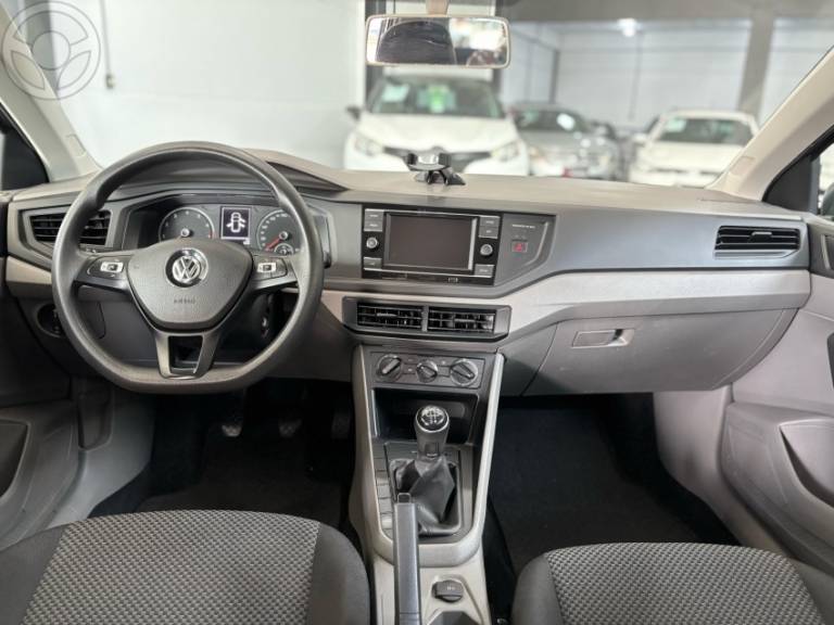 VOLKSWAGEN - POLO 1.0MPI TOTAL FLEX MANUAL - 2019/2019 - CINZA - R$ 67.900,00