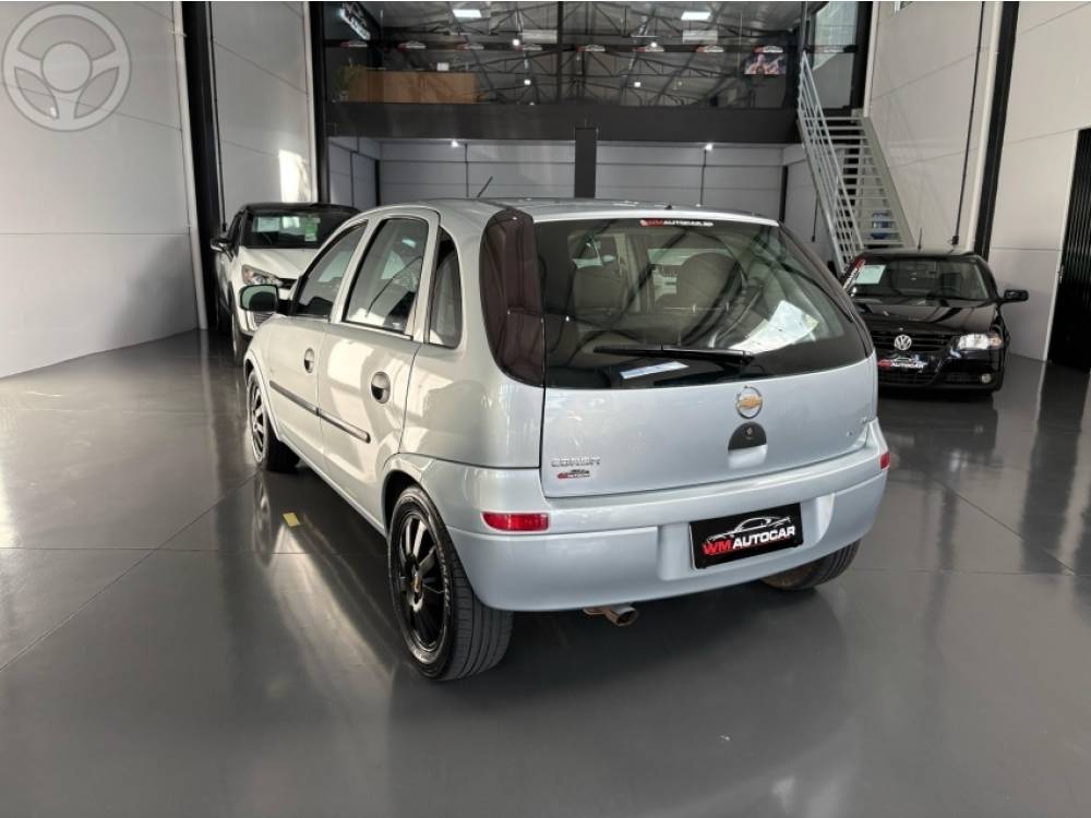 CHEVROLET - CORSA 1.4 MPFI MAXX 8V FLEX 4P MANUAL - 2008/2009 - PRATA - R$ 30.900,00