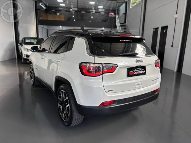 JEEP - COMPASS 2.0 16V FLEX LIMITED AUTOMÁTICO - 2017/2018 - BRANCA - R$ 106.900,00