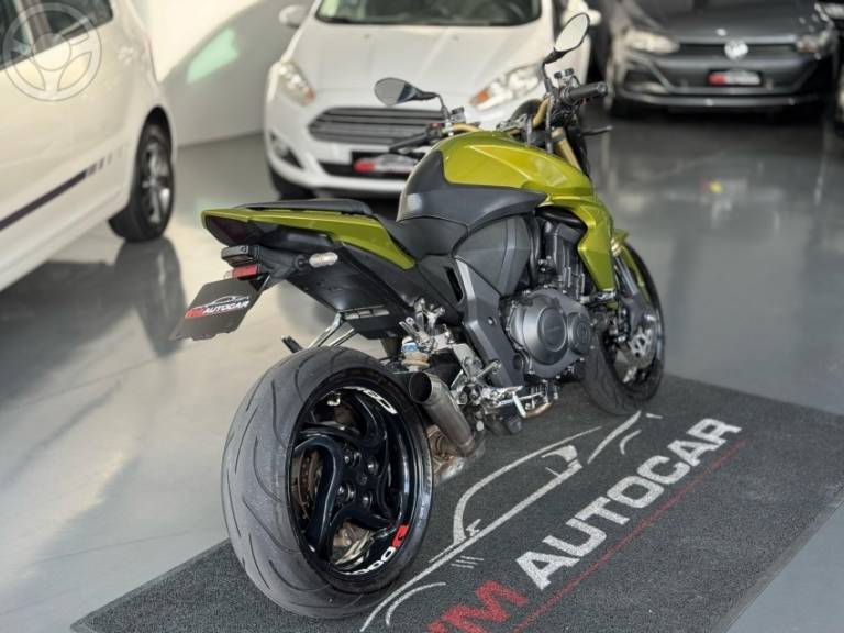 HONDA - CB 1000R ABS - 2012/2012 - VERDE - R$ 49.900,00