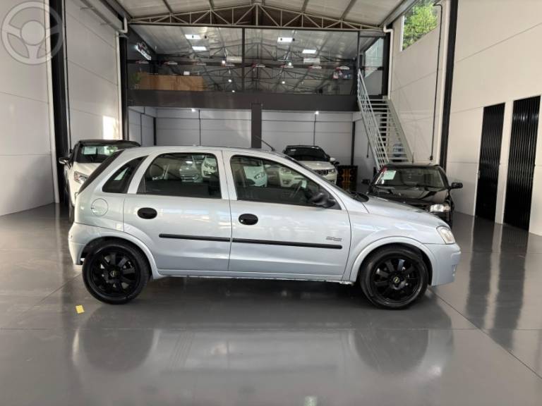 CHEVROLET - CORSA 1.4 MPFI MAXX 8V FLEX 4P MANUAL - 2008/2009 - PRATA - R$ 30.900,00