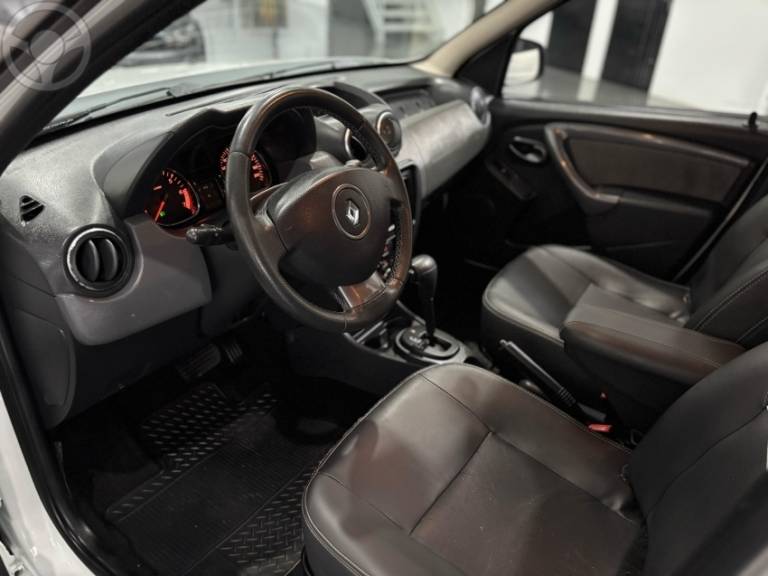 RENAULT - DUSTER 2.0 TECH ROAD II 4X2 16V FLEX 4P AUTOMÁTICO - 2014/2014 - BRANCA - R$ 55.900,00