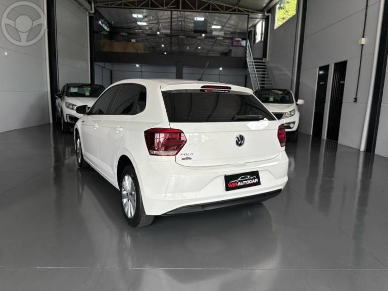 VOLKSWAGEN - POLO 1.0MPI TOTAL FLEX MANUAL - 2018/2018 - BRANCA - R$ 64.900,00