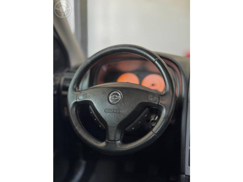 CHEVROLET - ASTRA 2.0 SFI GSI 16V 4P MANUAL - 2005/2005 - PRETA - R$ 49.900,00