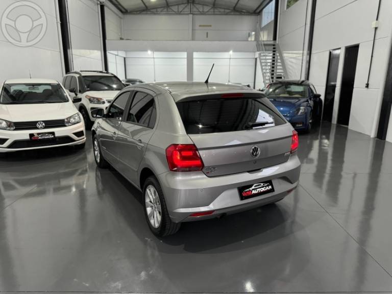 VOLKSWAGEN - GOL 1.6 MSI TOTALFLEX COMFORTLINE 4P MANUAL - 2017/2017 - CINZA - R$ 55.900,00