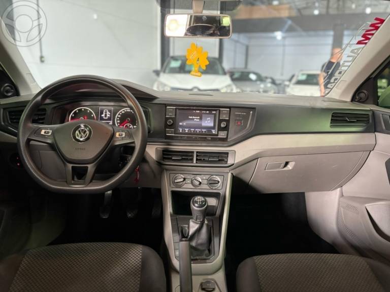 VOLKSWAGEN - POLO 1.0MPI TOTAL FLEX MANUAL - 2018/2018 - BRANCA - R$ 64.900,00
