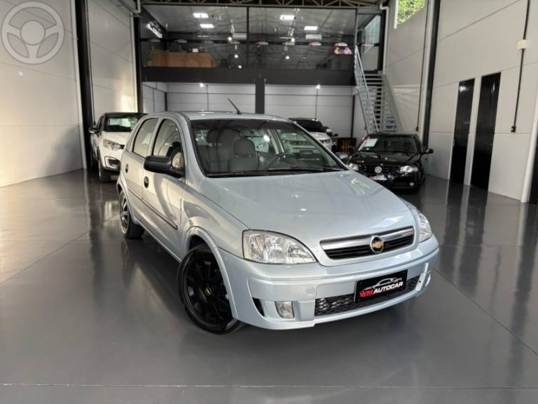 CHEVROLET - CORSA 1.4 MPFI MAXX 8V FLEX 4P MANUAL - 2008/2009 - PRATA - R$ 30.900,00