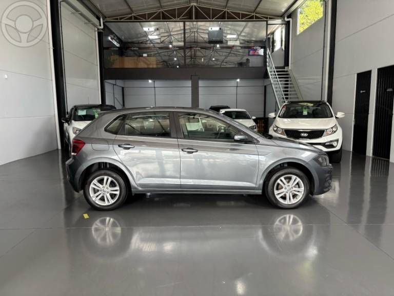 VOLKSWAGEN - POLO 1.0MPI TOTAL FLEX MANUAL - 2019/2019 - CINZA - R$ 67.900,00