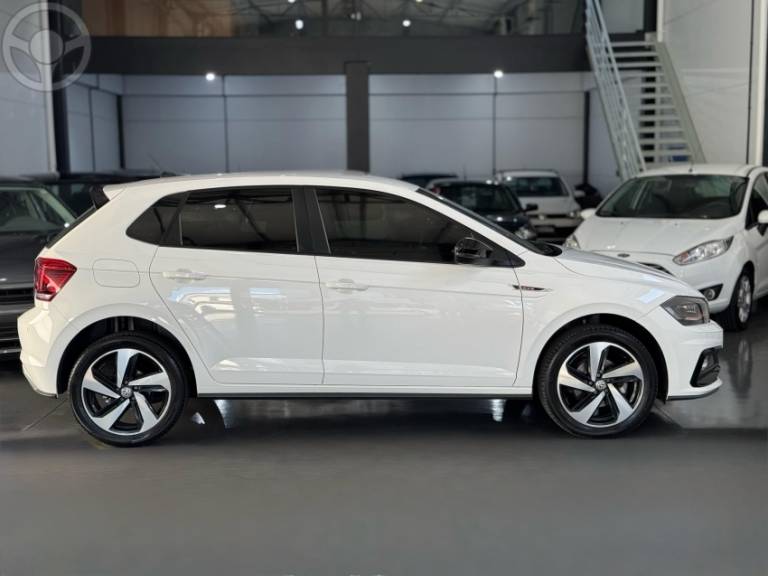 VOLKSWAGEN - POLO 1.4 GTS 16V TURBO FLEX 4P AUTOMÁTICO - 2021/2021 - BRANCA - R$ 119.900,00