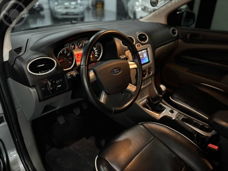 FORD - FOCUS 1.6 GLX 8V FLEX 4P MANUAL - 2012/2012 - CINZA - R$ 47.900,00