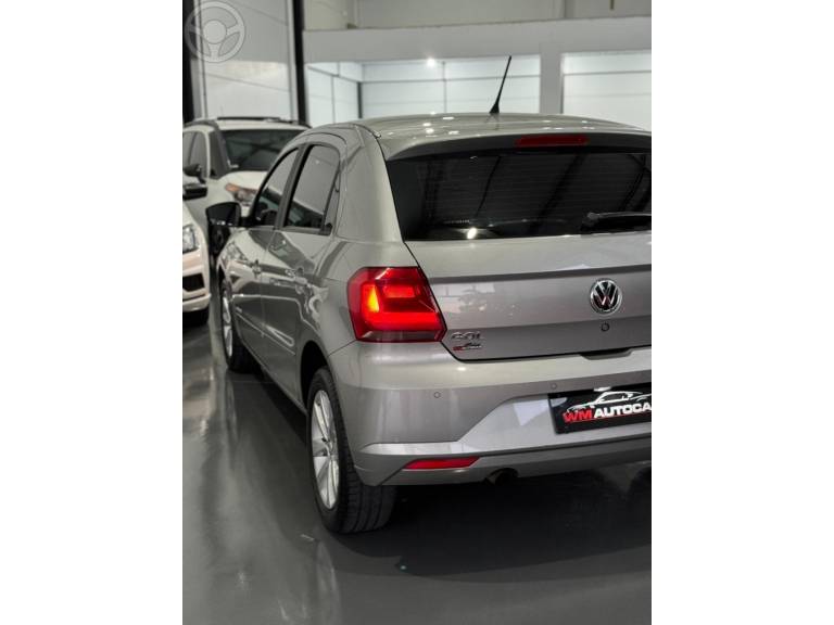VOLKSWAGEN - GOL 1.6 MSI TOTALFLEX COMFORTLINE 4P MANUAL - 2017/2017 - CINZA - R$ 55.900,00