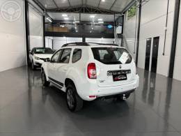 RENAULT - DUSTER 2.0 TECH ROAD II 4X2 16V FLEX 4P AUTOMÁTICO - 2014/2014 - BRANCA - R$ 55.900,00