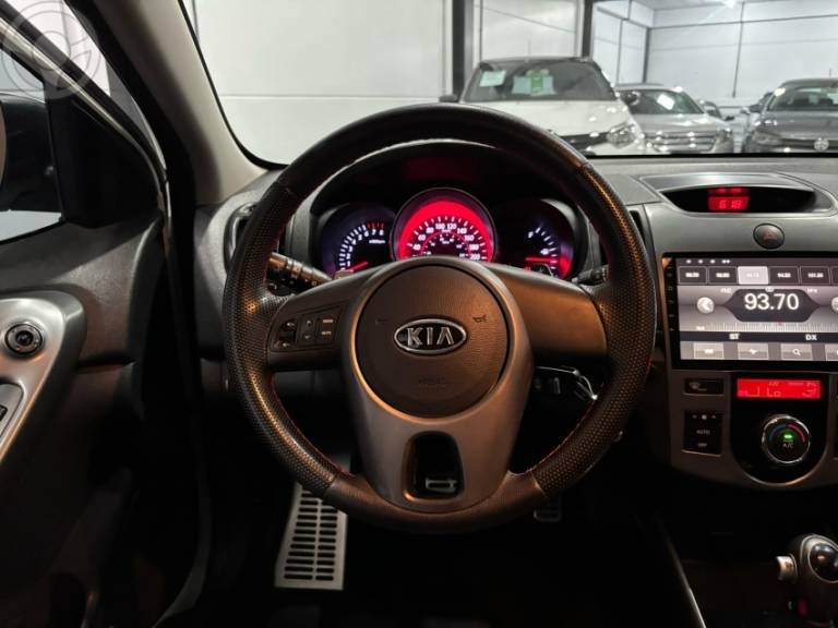 KIA MOTORS - CERATO 1.6 SX3 16V 4P AUTOMÁTICO - 2012/2012 - BRANCA - R$ 57.900,00